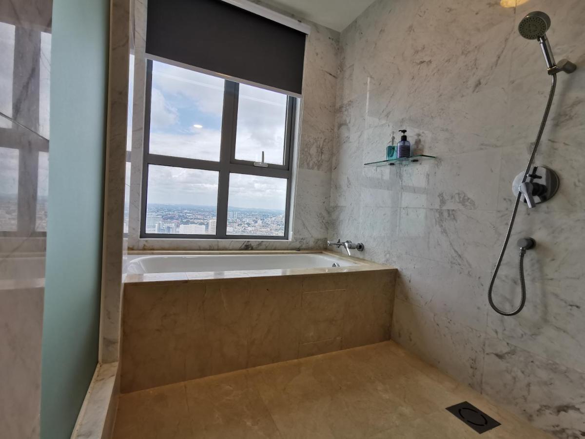 50m² 1 slaapkamer, 1 privé badkamer Appartement in Melaka Raya Buitenkant foto